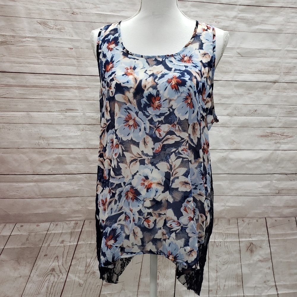 Democracy Lace Back Floral Top Size Large - Picture 3 of 7